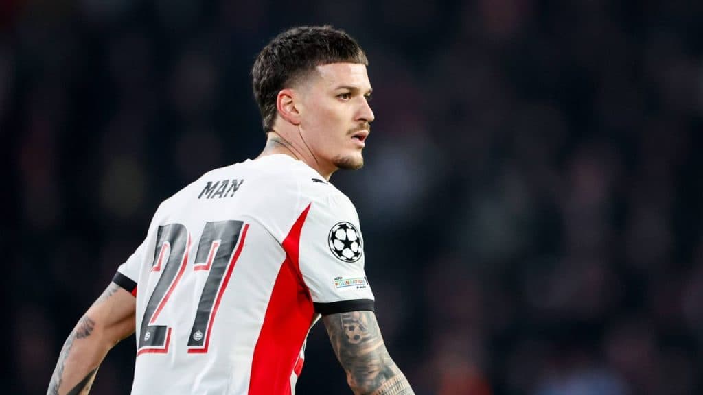 Olandezii evaluează parcursul lui Dennis Man după triumful PSV-ului. Ce critici au adus jurnaliștii din Țările de Jos?
