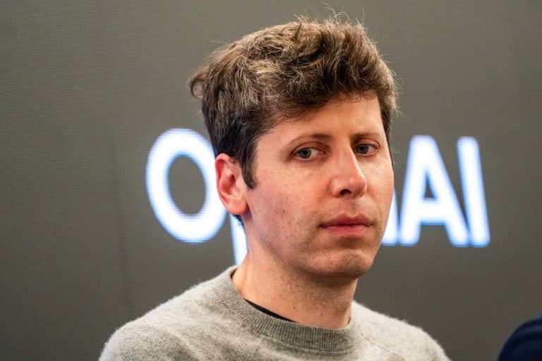 Sam Altman de la OpenAI dezvăluie colaborarea cu Pentagonul, dotată cu „măsuri tehnice de protecție”