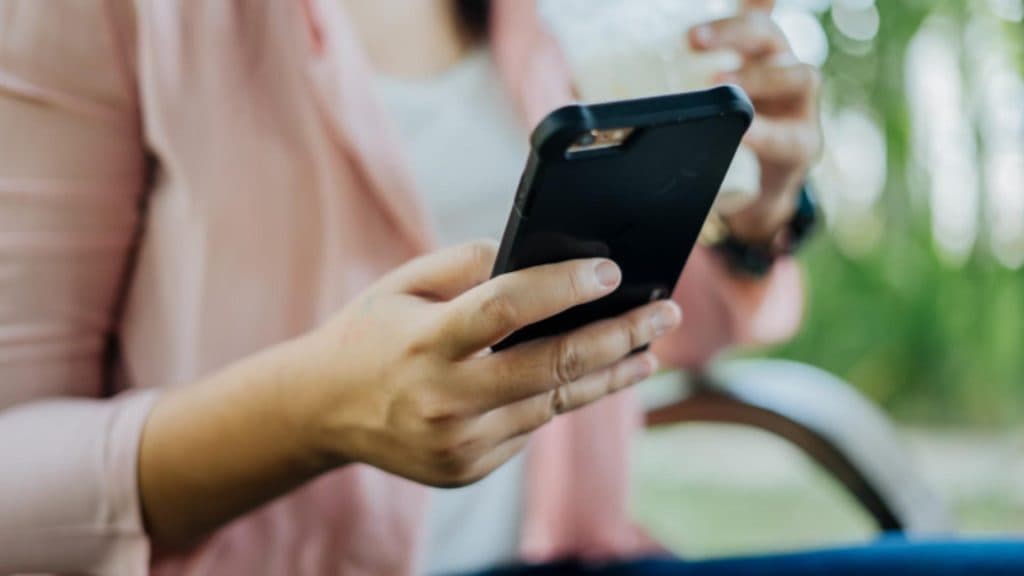 Abonamentele de telefonie mobilă devin mai costisitoare cu 6,8%: Află când se aplică noile prețuri