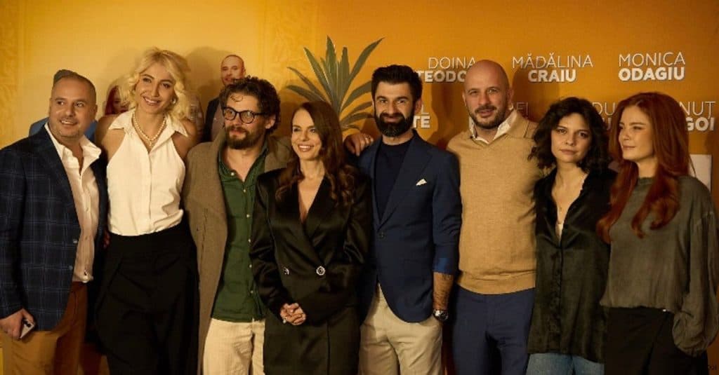 Paul Ipate și Jojo strălucesc din nou pe scena Teatrului Maidan! Susținerea emoționantă a actriței pentru soțul ei la premiera spectacolului „6 INIMI, 3 GREȘELI”