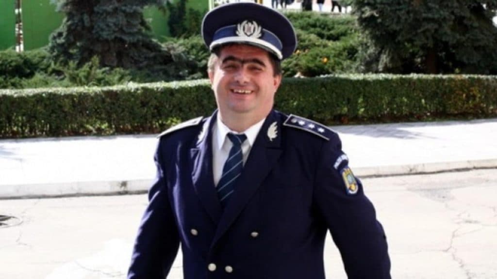 Pensionar remarcabil, numit de rezistenți director la o uzină de armament, sub acuzația de hărțuire sexuală și trafic de influență