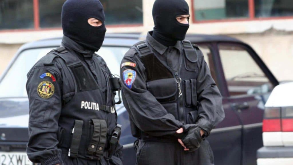 Acțiuni masive în opt județe și în Capitală: o rețea suspectată de fraudă de peste 7,4 milioane de lei în dauna băncilor și IFN-urilor, inclusiv prin programul Start-Up Nation