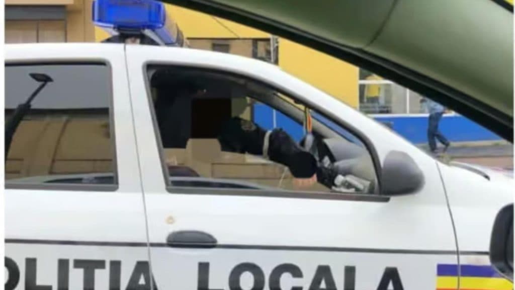 Agent de poliție atacat deliberat cu mașina în inima Clujului de un șofer care a refuzat să se identifice. Individul a părăsit scena incidentului