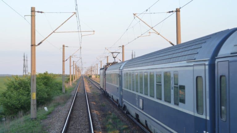 Un nou standard pe căile ferate: modernizare rapidă în doar doi ani. Pro Infrastructură: o dovadă că succesul e posibil când PNRR își face simțită prezența