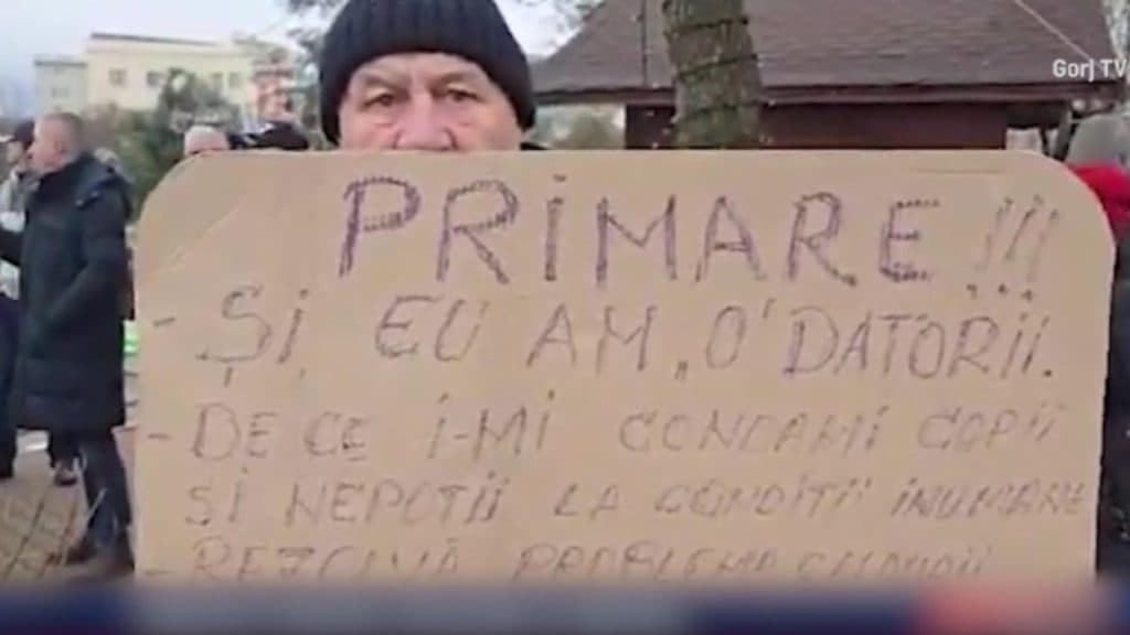 Protest la Motru: facturi astronomice și calorifere înghețate. Acuzații severe împotriva autorităților locale