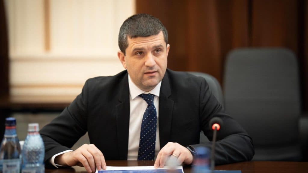 Miruță își oferă sprijinul noului lider de la Uzina Mecanică Sadu: „Va fi doar un administrator special, nu un director.”