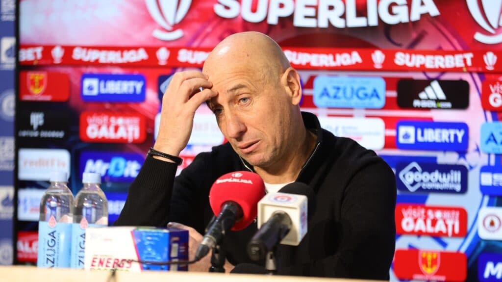 Robert Ilyeș își exprimă nemulțumirea față de arbitrajul din confruntarea cu FCSB: „Deciziile sunt favorabile lor! Golul lui Cisotti a fost marcat dintr-un fault.”