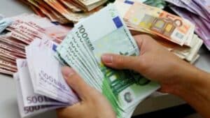 România se confruntă cu sărăcia, în timp ce BNR își crește avuția: rezervele valutare ale națiunii ating aproape 80 de miliarde de euro