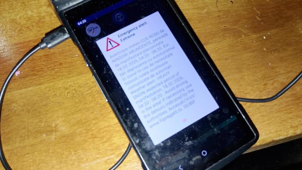 Românii treziți la ora 4 de alarma RO-ALERT își exprimă indignarea și umorul acid pe rețelele sociale: „Dorelul responsabil de această idee merită concediat.”