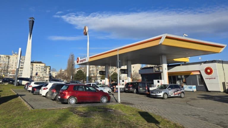 Rompetrol ia în considerare închiderea a trei benzinării în Constanța din cauza refuzului Primăriei de a reînnoi contractele. Câte locuri de muncă sunt în pericol?