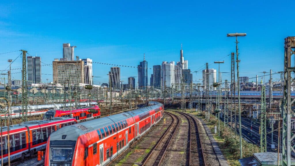 Tragedie pe calea ferată: un controlor de tren și-a pierdut viața în urma unui atac din partea unui pasager fără bilet în Germania