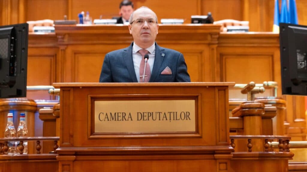 Silviu Gurlui (deputat AUR): „Coaliția PSD-PNL-USR-UDMR a adus în genunchi un sistem de învățământ grav subfinanțat din România.”
