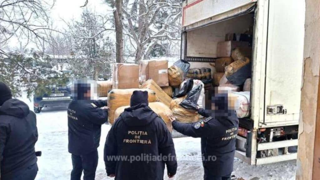 Captură impresionantă pe Autostrada A2: un șofer turc reținut cu bunuri contrafăcute în valoare de peste 7 milioane de lei