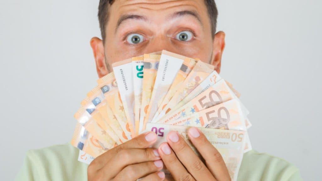 Creșterea șomajului în rândul tinerilor din Marea Britanie: Ce spun experții despre cauze