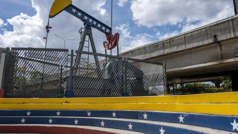 SUA deschid porțile: cinci giganți ai petrolului își reiau activitatea în Venezuela