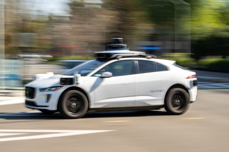 Mobilitate TechCrunch: Poate 16 miliarde de dolari să susțină o afacere profitabilă de robotaxi?