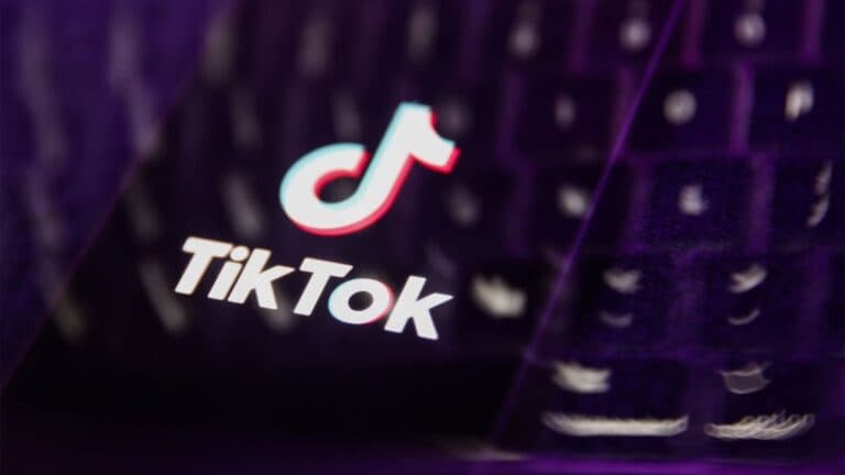TikTok își revine după scăderea utilizării, profitând de pe urma schimbărilor de proprietate din SUA, în favoarea aplicațiilor concurente