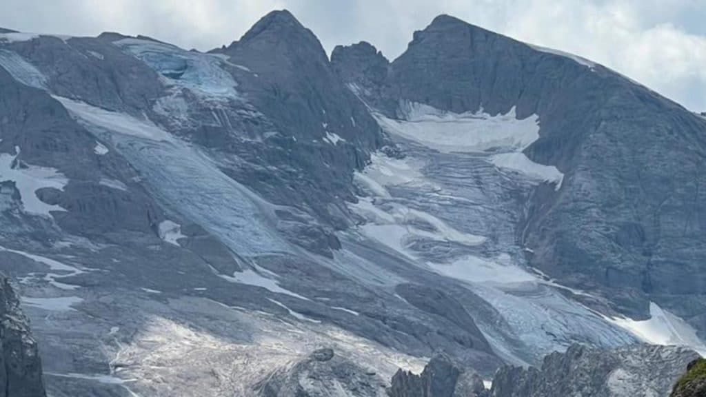 Dramă în Alpi: doi aventurieri și-au pierdut viața în urma unei avalanșe în Franța