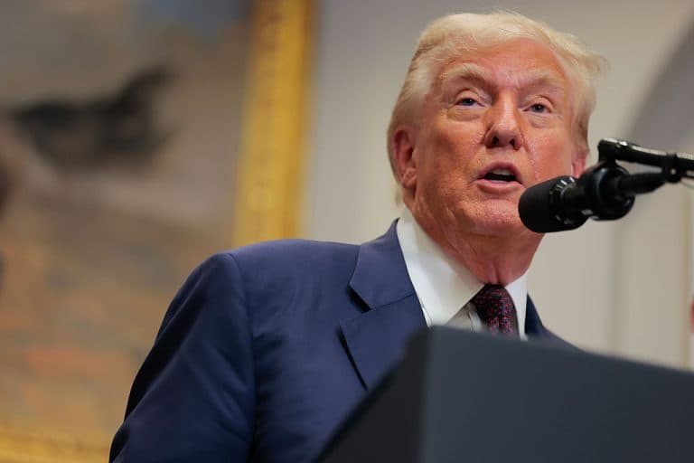 Trump amenință Netflix cu repercusiuni dacă nu o concediază pe Susan Rice