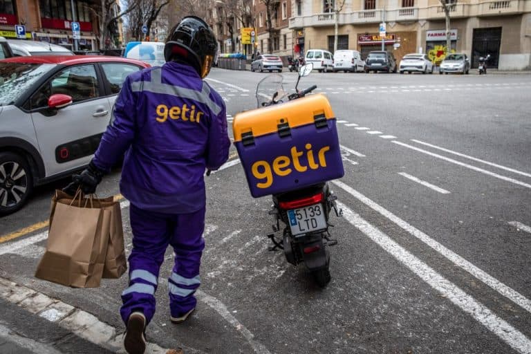 Uber achiziționează divizia de livrări a companiei turce Getir