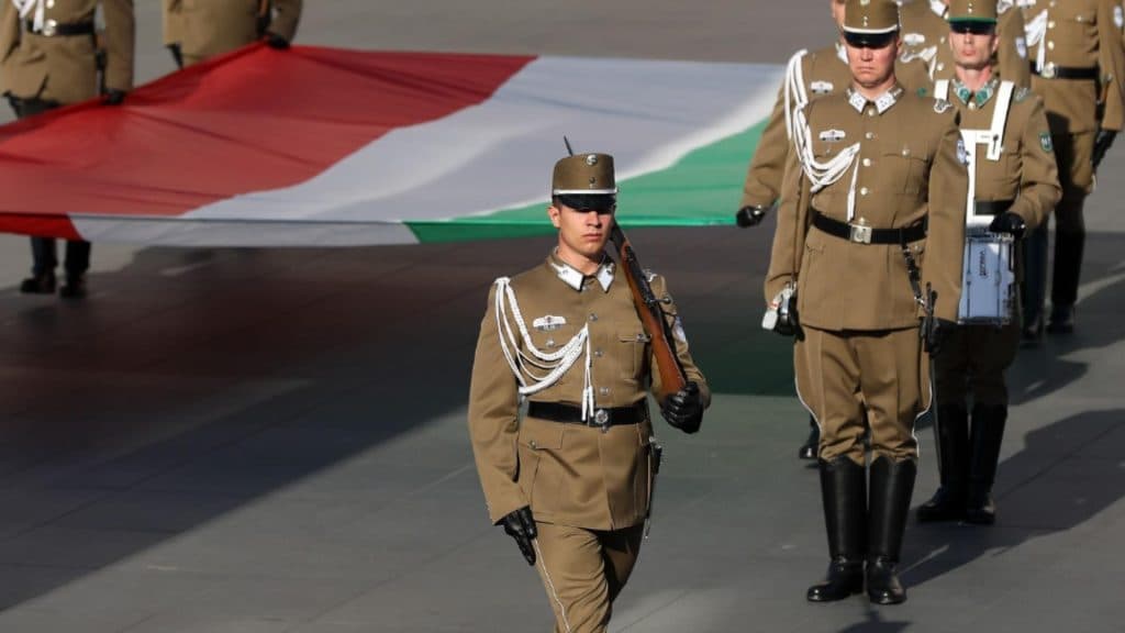 Ungaria investește 156 de milioane de euro într-o nouă bază militară aproape de granița română