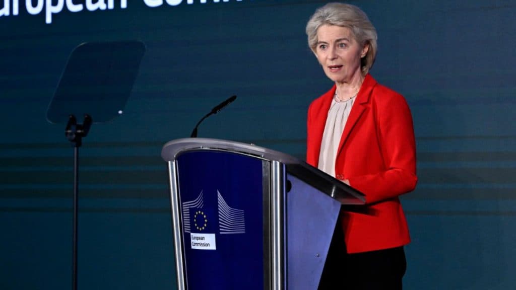 Ursula von der Leyen apreciază contribuțiile României în domeniul apărării
