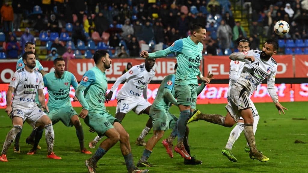UTA Arad versus FC Botoșani, transmisie în direct pe Sport.ro începând cu ora 14:00! Confruntare decisivă pentru accederea în play-off: formațiile de start