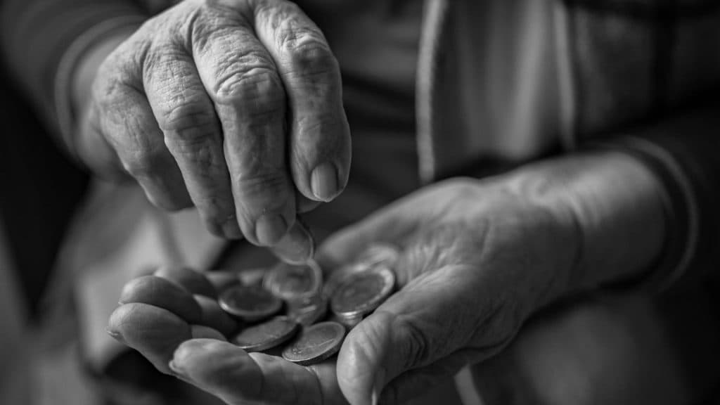 Vești îngrijorătoare pentru mii de pensionari: unele categorii vor rămâne fără creșteri ale pensiei până în 2026