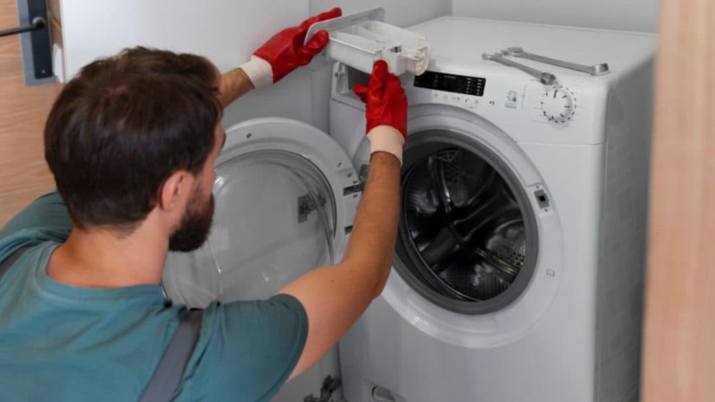 O schimbare majoră pentru cumpărători: Producătorii vor fi obligați să repare aparatele chiar și după expirarea garanției