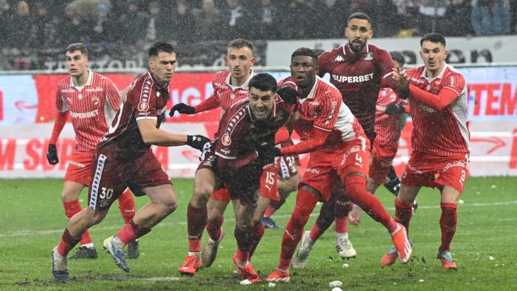 Dinamo cedează în fața Rapidului, dar strălucește cu un jucător de excepție!