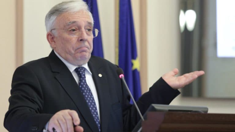 Mugur Isărescu trage un semnal de alarmă privind criza din HoReCa și comerț: „Cererea scade, dar avem speranța că vom depăși obstacolele.”