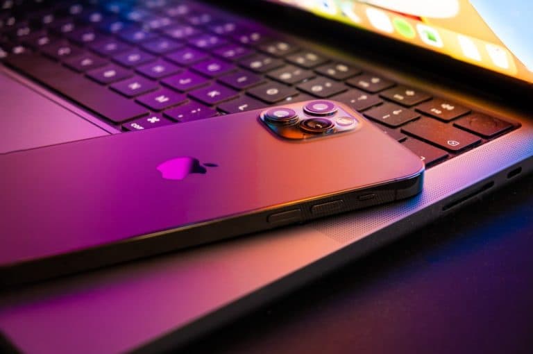 Un arsenal de unelte guvernamentale de hacking pentru iPhone a căzut în mâinile ciberneticilor rău intenționați
