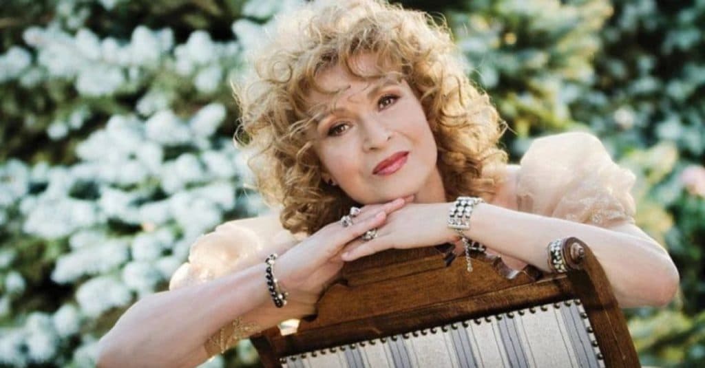 Angela Similea, epitomul decenței și eleganței la 79 de ani, a strălucit printr-o apariție impecabilă