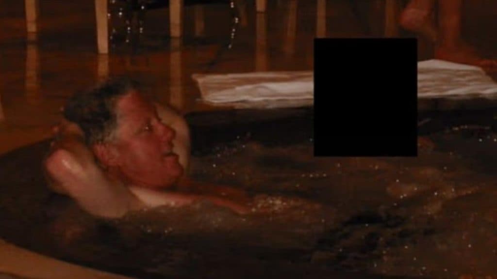 Bill Clinton dezvăluie detalii neașteptate despre imaginea surprinsă în piscina lui Epstein: „Nu aveam cunoștință de aceasta.”