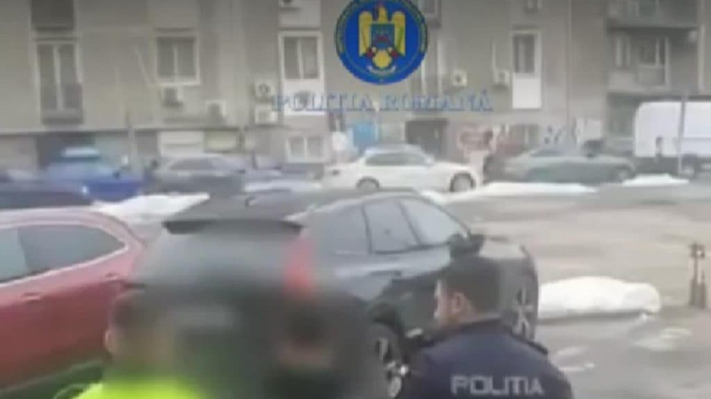 Capcana iubirii: bărbați agresați și jefuiți după întâlniri cu o tânără misterioasă de 20 de ani
