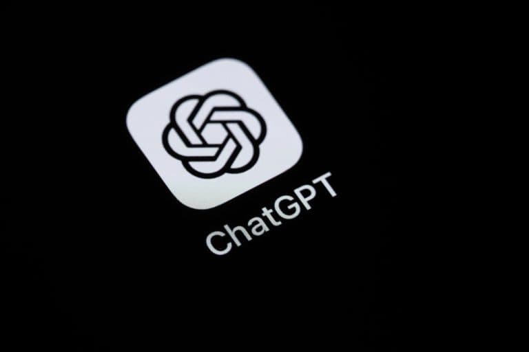 Cererea de dezinstalare a ChatGPT a crescut cu 295% după acordul cu Departamentul Apărării