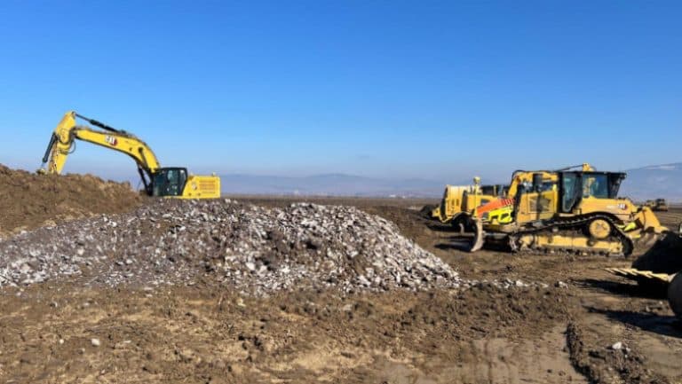 CNIR: Constructorii au început lucrările la două tronsoane din Autostrada A8