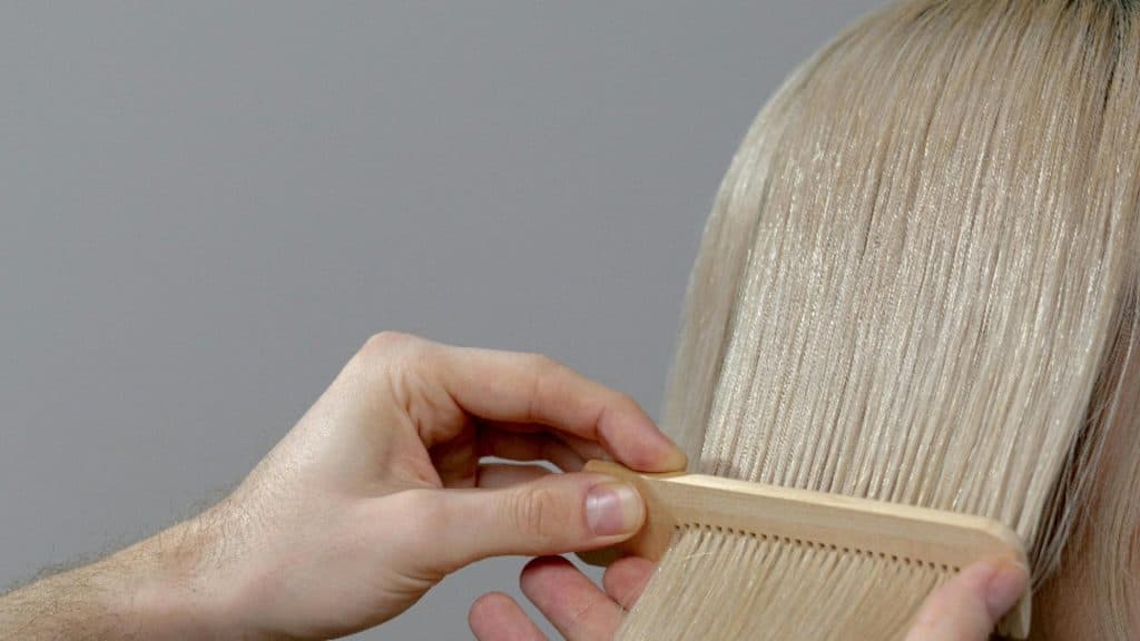 Descoperă rețeta perfectă pentru un șampon uscat din ingrediente naturale, prietenoase cu scalpul tău