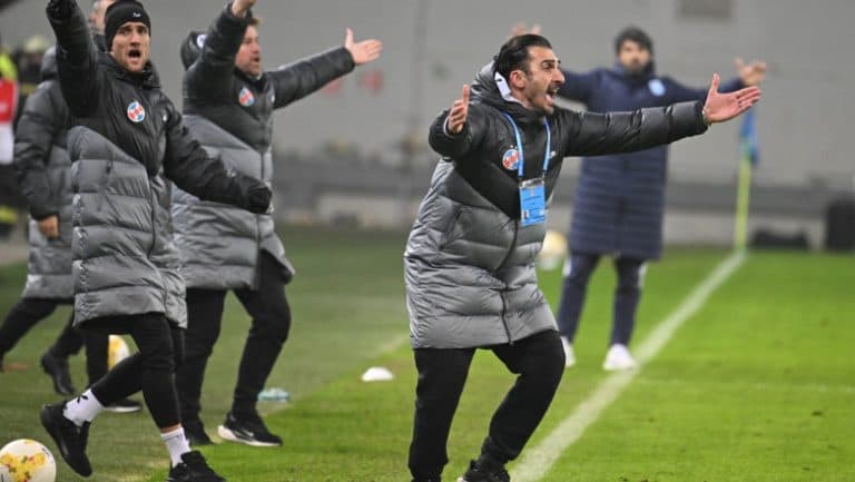 FCSB își schimbă antrenorul: Elias Charalambous și Mihai Pintilii părăsesc echipa. Cine va prelua conducerea?