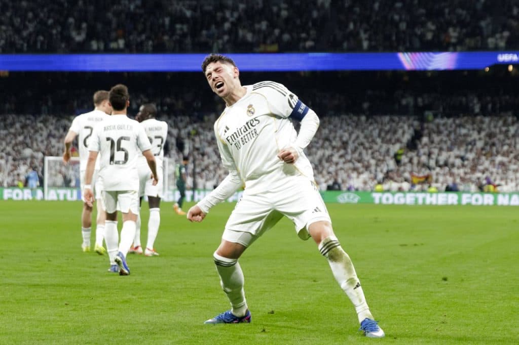 Federico Valverde strălucește cu o „triplă” fabuloasă în confruntarea cu Manchester City! O singură echipă a mai reușit o „dublă” în trecut