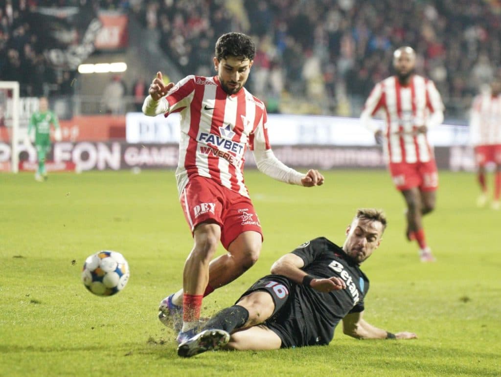 Darius Olaru, căpitanul FCSB, suferă o accidentare la Arad după un fault violent