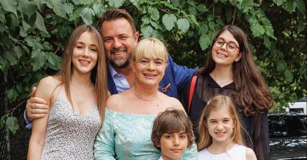 Întâlnire emoționantă pentru Horia Brenciu! Familia sa s-a întors în România după o perioadă petrecută în Malaezia: „În sfârșit, sunt alături de mine!”