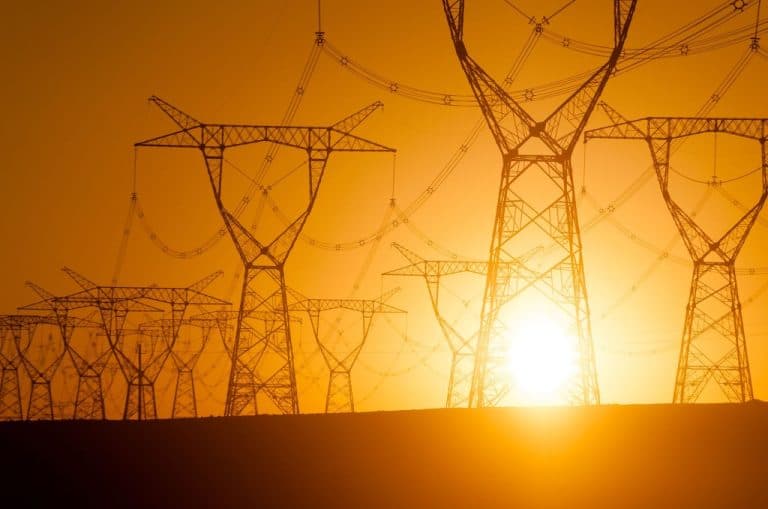 Google și Tesla consideră că gestionarea rețelei electrice este greșită