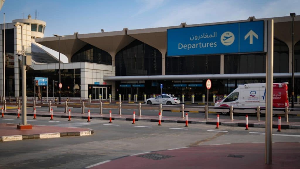 Îngrijorare în cerurile Dubaiului și Doha. Care este termenul pentru reluarea zborurilor în Orientul Mijlociu?