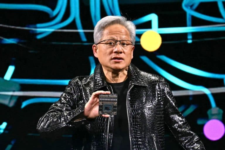 Jensen Huang dezvăluie retragerea Nvidia de la OpenAI și Anthropic, însă explicațiile sale stârnesc mai multe întrebări decât oferă răspunsuri