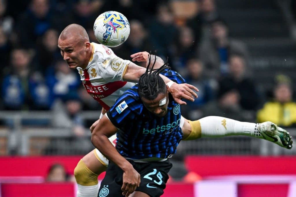Inter conduce Genoa cu 1-0! Gol fabulos marcat de Dimarco, după o ocazie ratată de Mkhitaryan