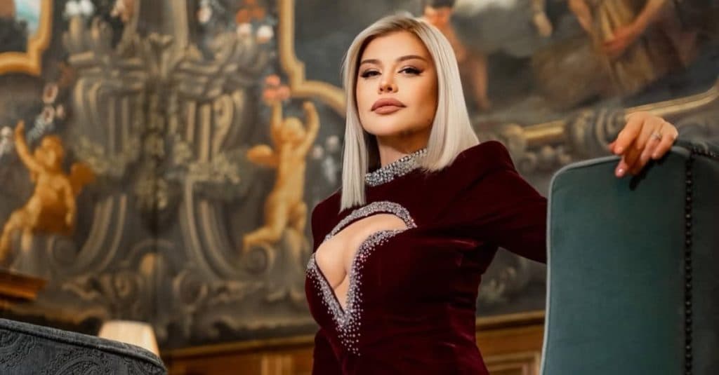 Loredana Groza surprinde cu o prezență fascinantă pe rețelele sociale, iar imaginile sale au captat instantaneu privirile admiratorilor: „Nu mai e nevoie de cuvinte!”