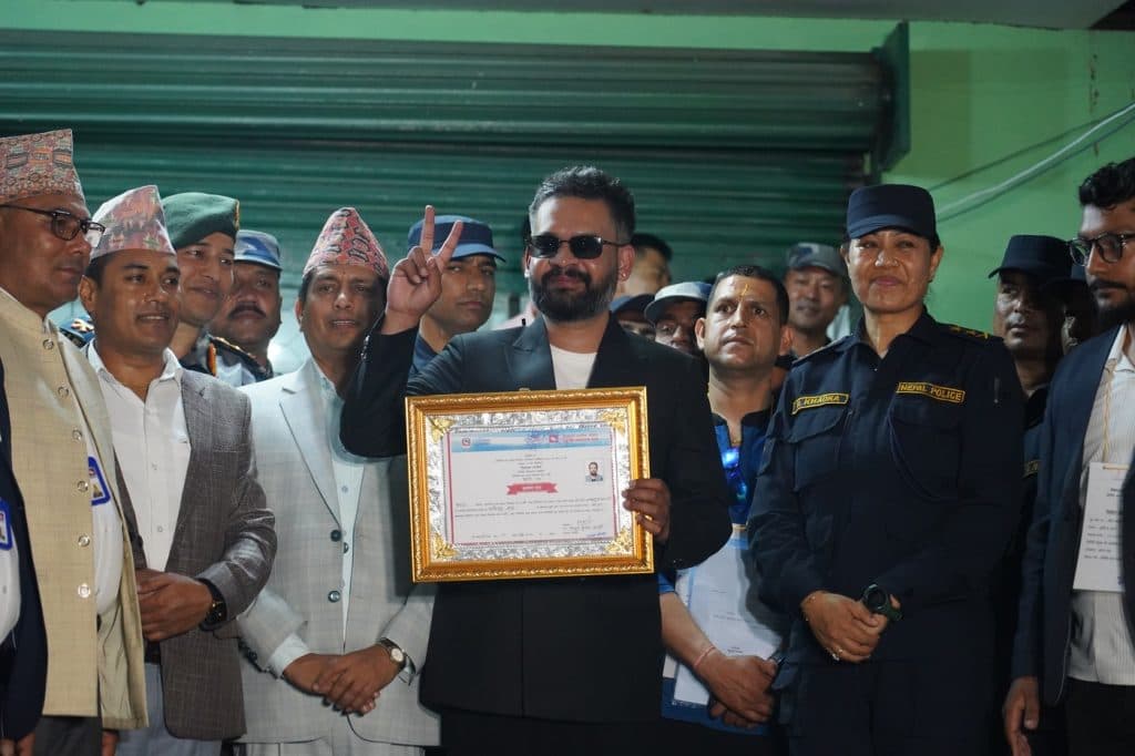 Balendra Shah: Povestea rapperului de 35 de ani care a înfruntat și a învins un titan politic în Nepal