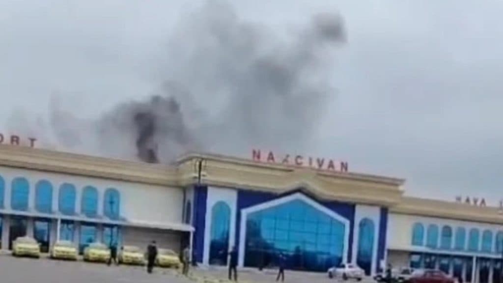 Atac aerian asupra aeroportului din Nakhchivan: rachete și drone iraniene în acțiune