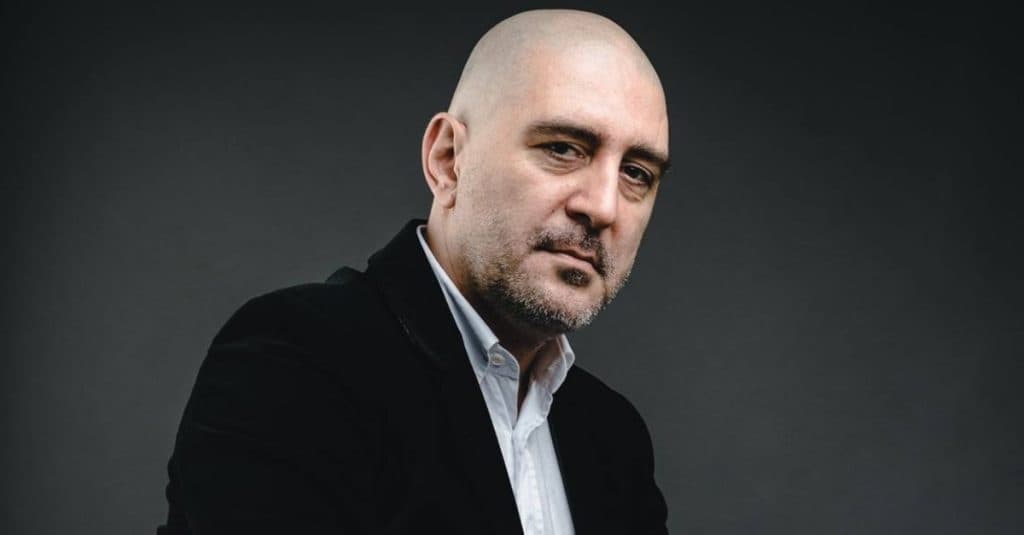 Răzvan Exarhu trăiește momente de neuitat! La 56 de ani, a devenit tătic și a împărtășit prima fotografie cu micuțul său